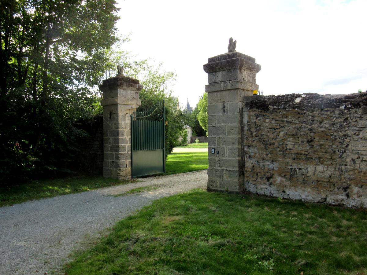 Bed and Breakfast Parc De Launay à Louresse-Rochemenier Extérieur photo